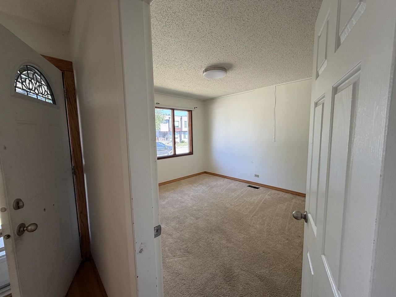 525 22 Ave Sw - Photo 3 of 21