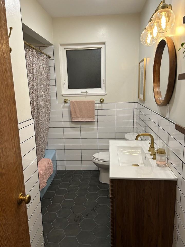 8728 89 Ave Nw - Photo 2 of 7