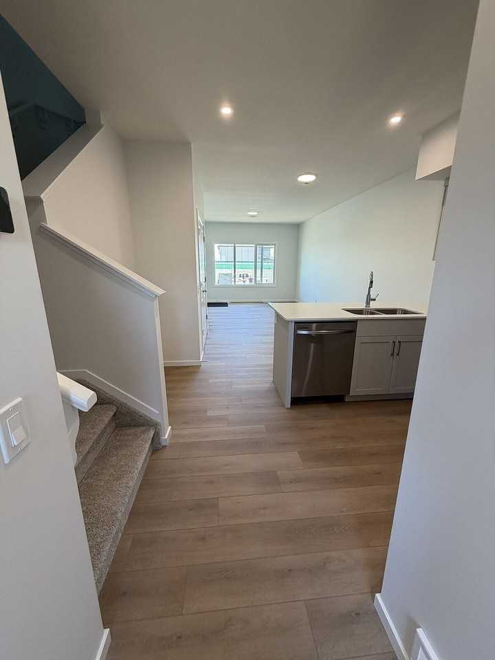 130 Chappelle Dr Sw - Photo 3 of 14