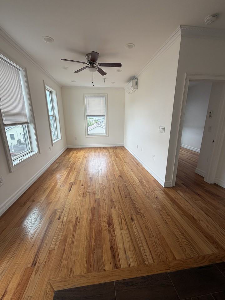 373 Danforth Ave #304 - Photo 3 of 11