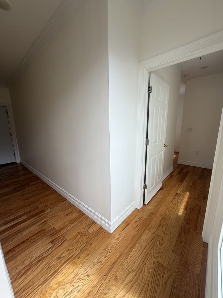 373 Danforth Ave #304 - Photo 4 of 11