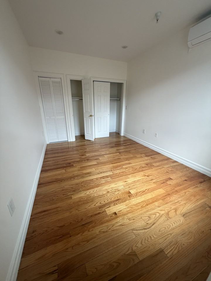 373 Danforth Ave #304 - Photo 6 of 11
