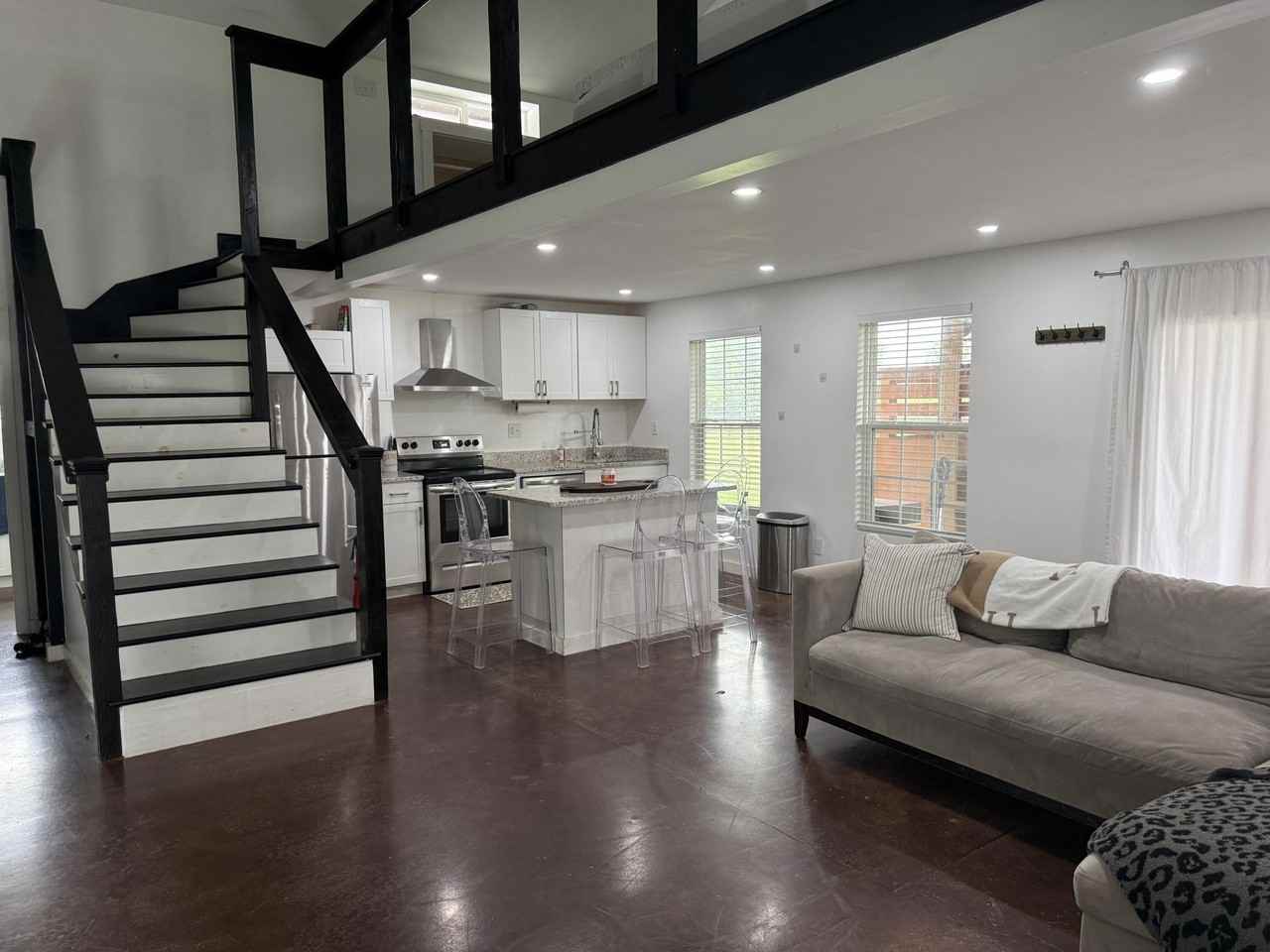102 Deerstand Rd - Photo 3 of 26
