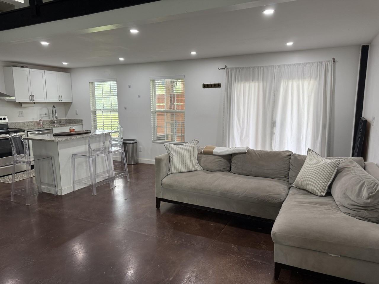 102 Deerstand Rd - Photo 5 of 26