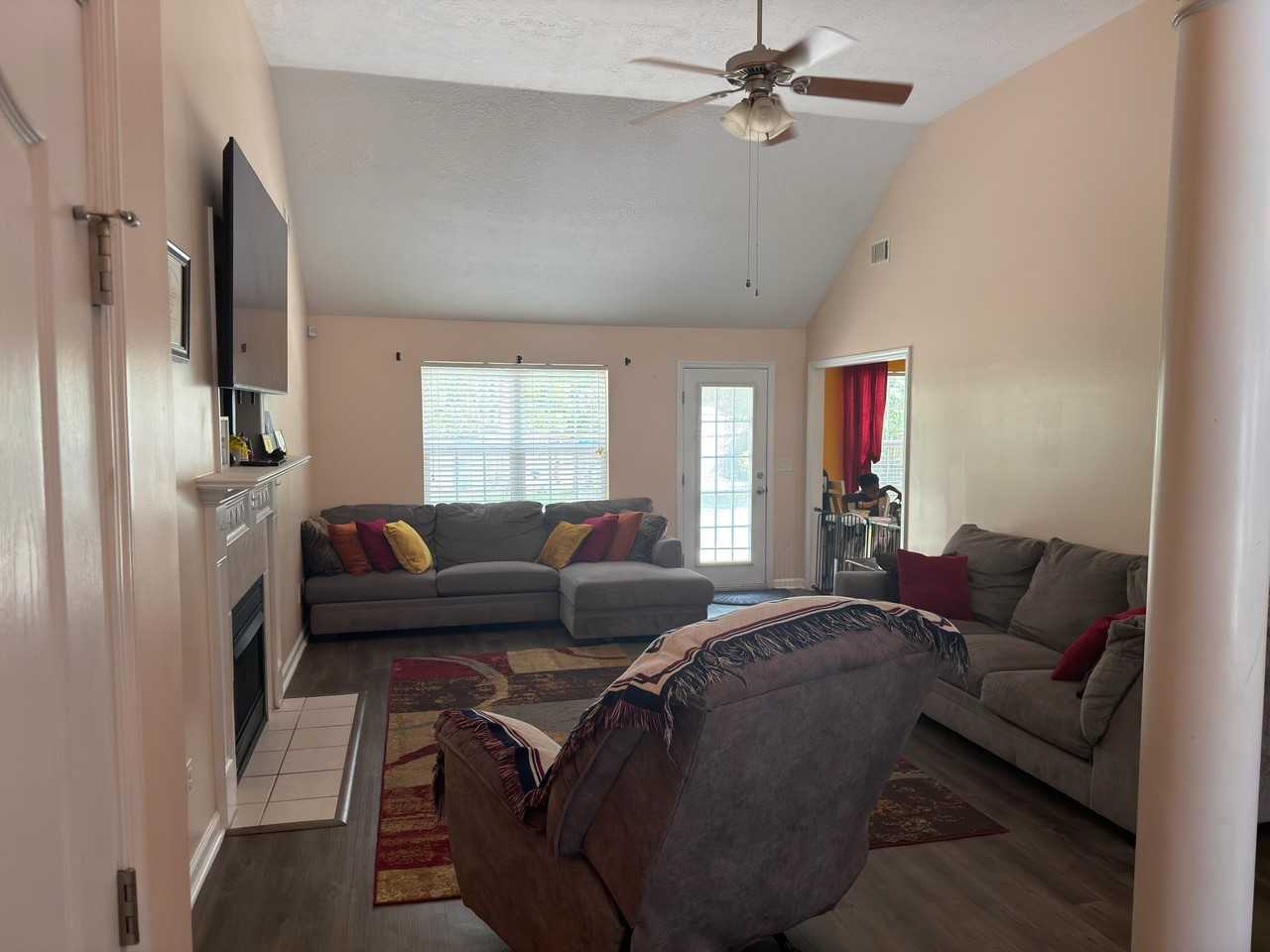 2060 Lavender Ln - Photo 4 of 12