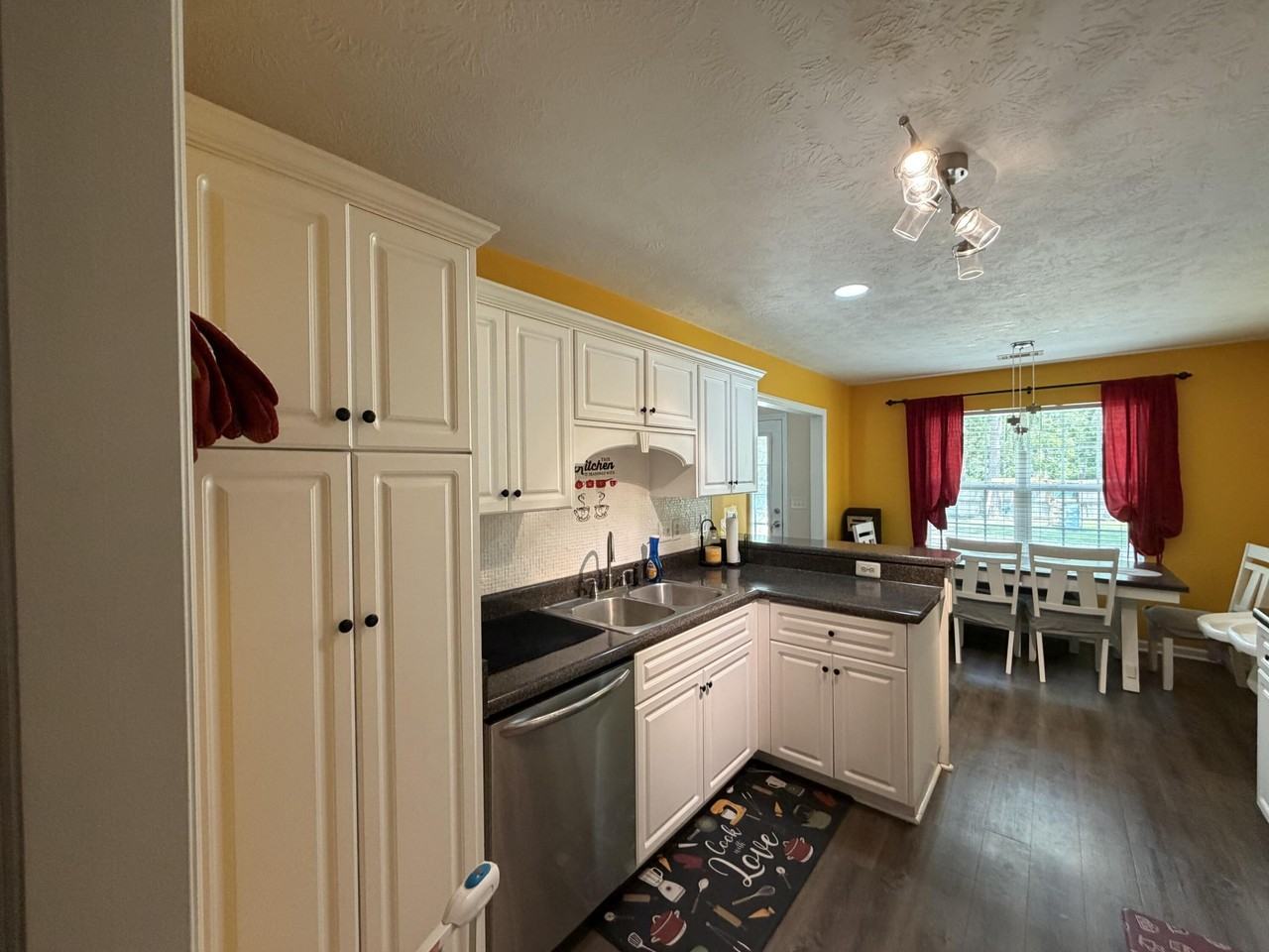 2060 Lavender Ln - Photo 6 of 12