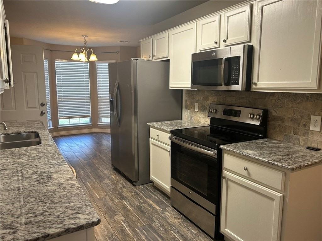 2908 Ne 16th St - Photo 6 of 13