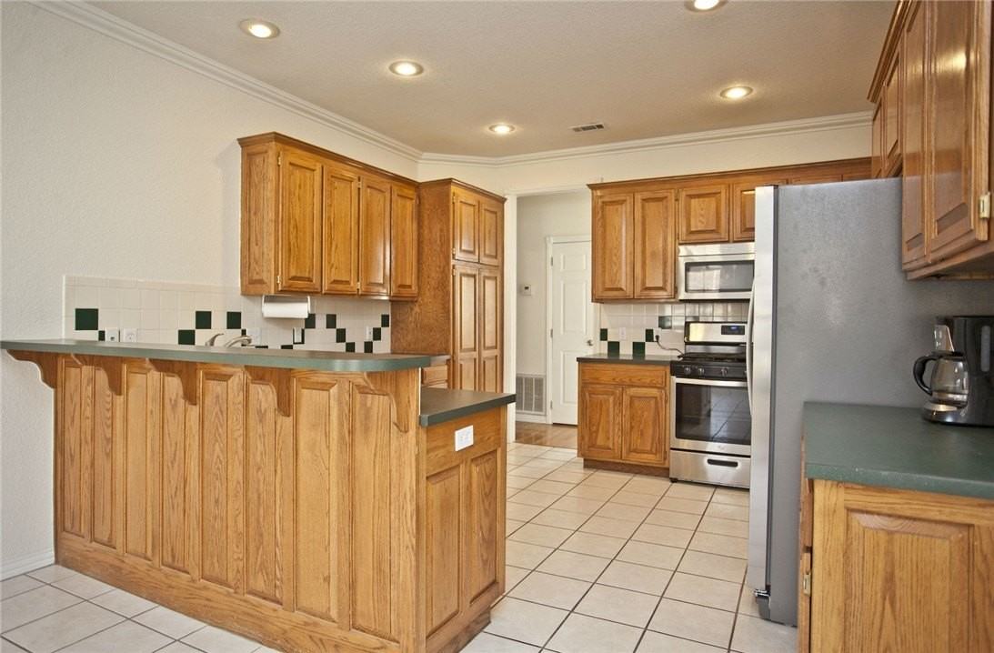 310 Old Forge Dr - Photo 5 of 18