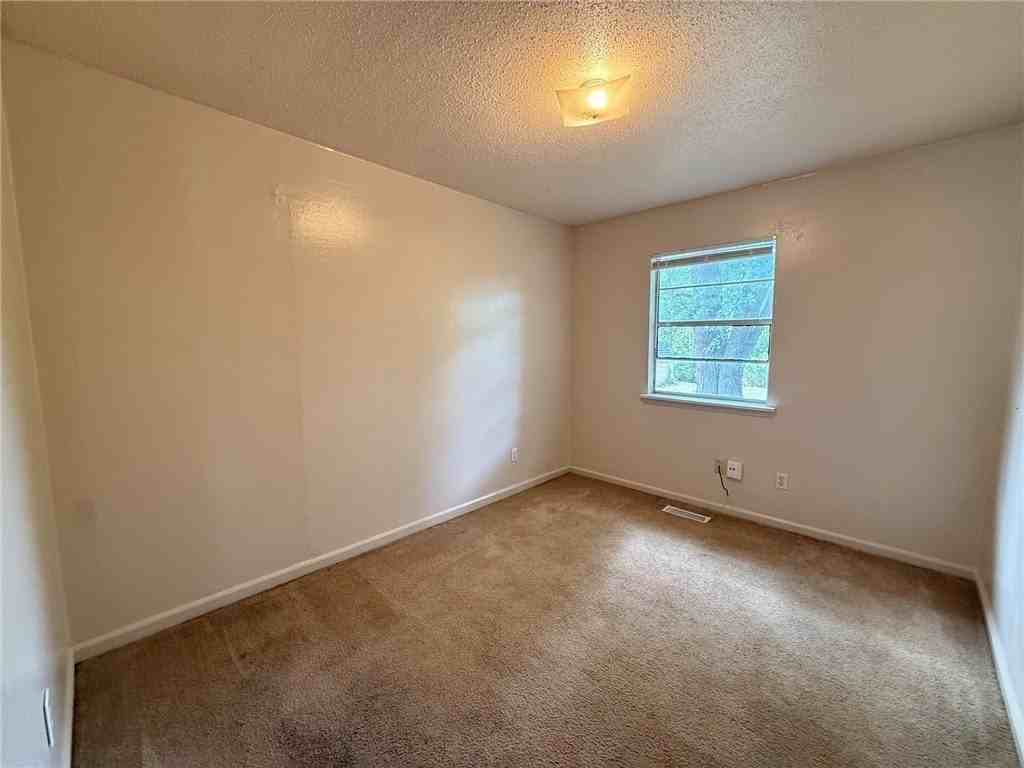 2205 Dogwood Pl - Photo 4 of 14