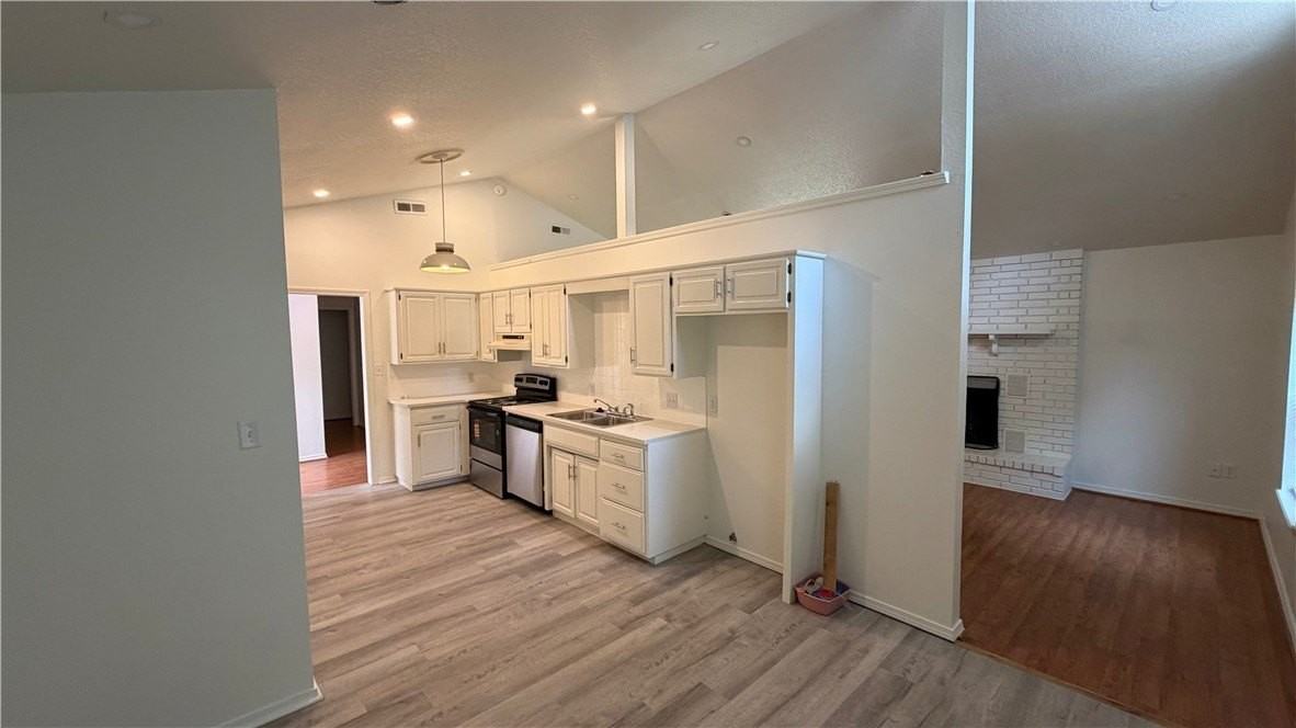 1841 N Seminole Ct - Photo 3 of 21
