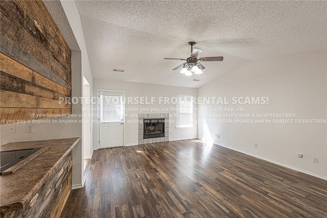 3161 W Oakfield St - Photo 4 of 16