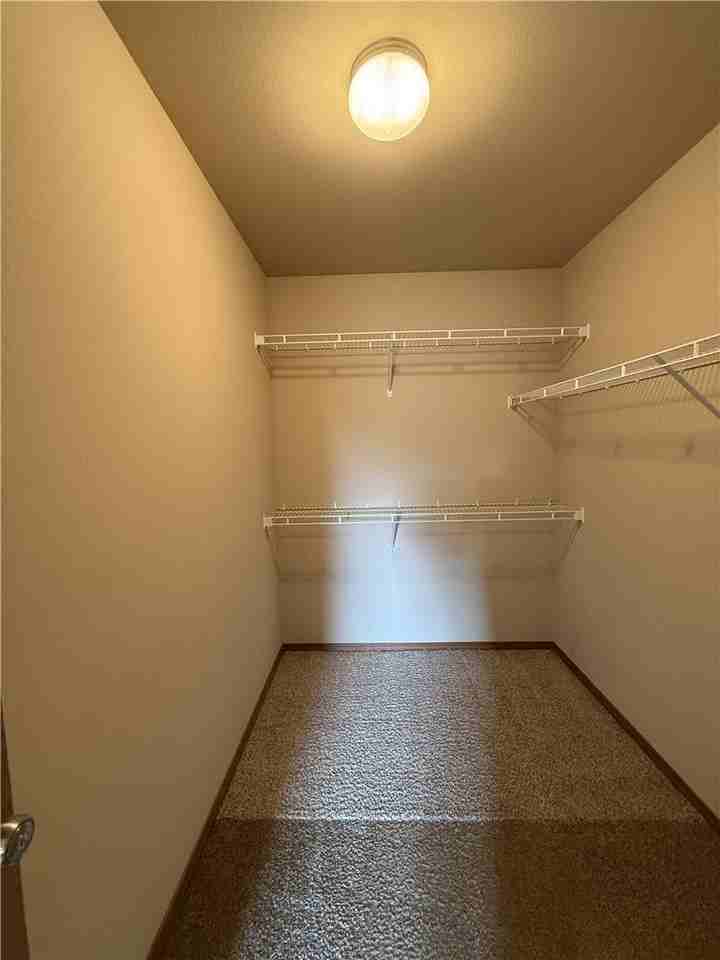 213 Foxglove St - Photo 6 of 11