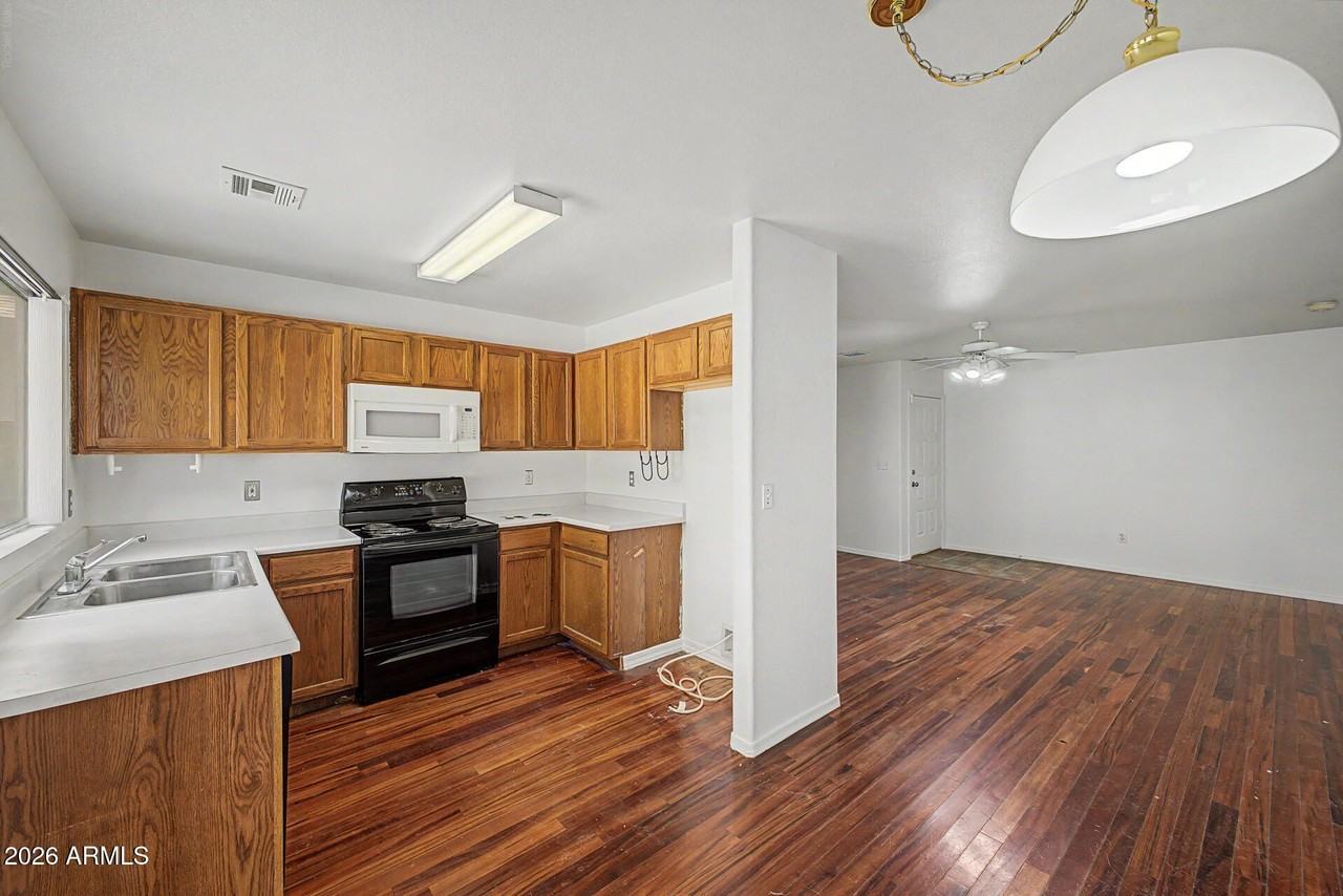 1830 N Center Ave - Photo 5 of 24