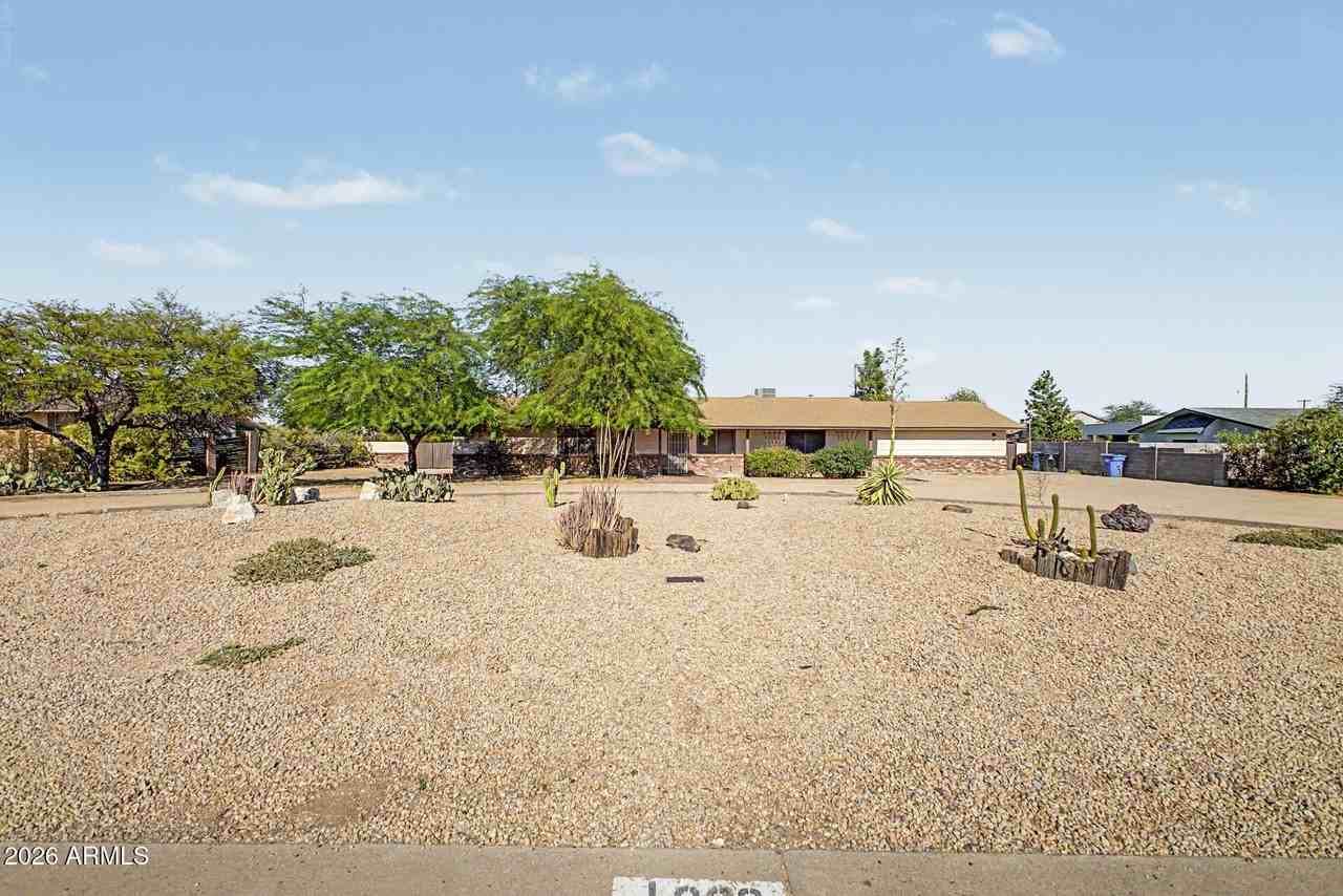 16223 N 40th Pl - Photo 2 of 50