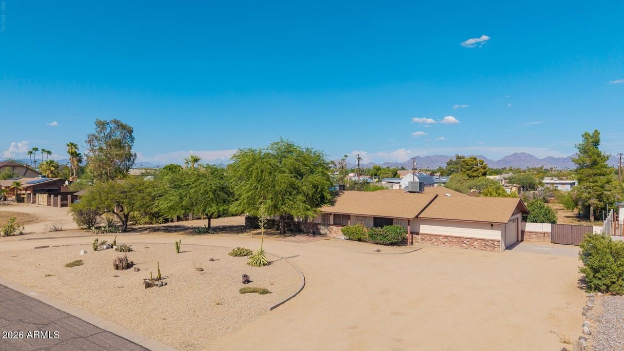 16223 N 40th Pl - Photo 3 of 50