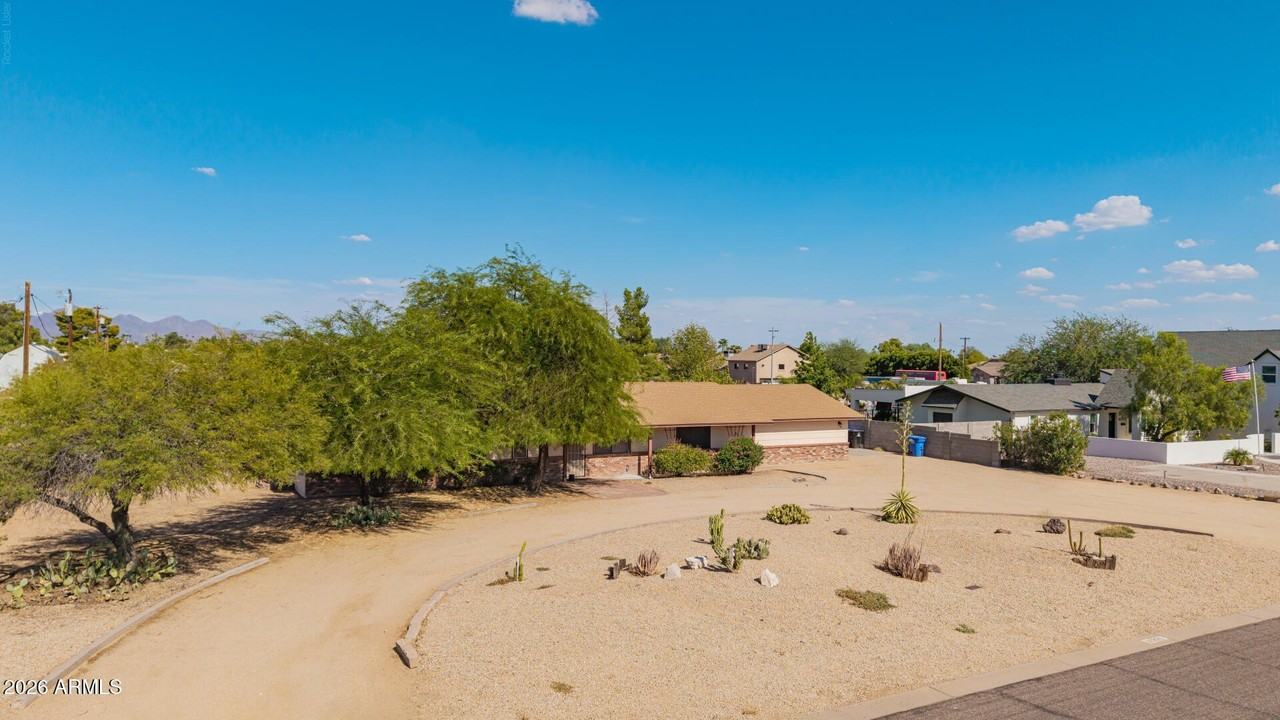 16223 N 40th Pl - Photo 5 of 50