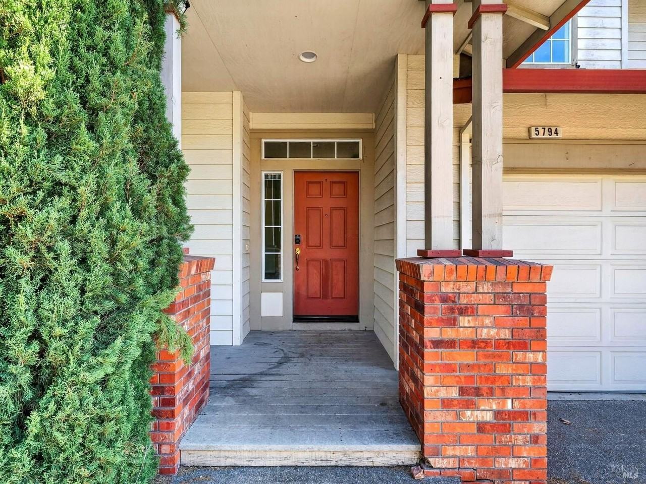 5794 Owl Hill Ave - Photo 2 of 50