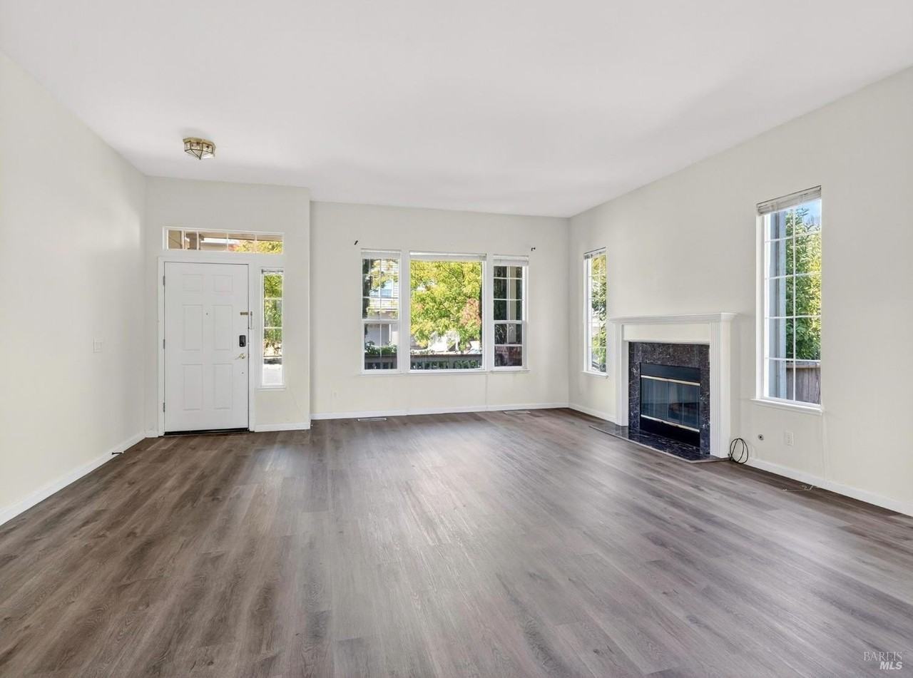 5794 Owl Hill Ave - Photo 7 of 50