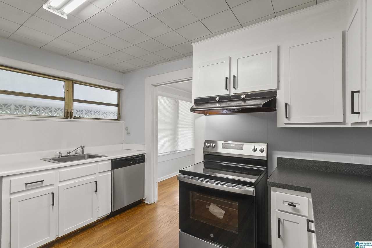 2217 Prince Ave - Photo 5 of 11