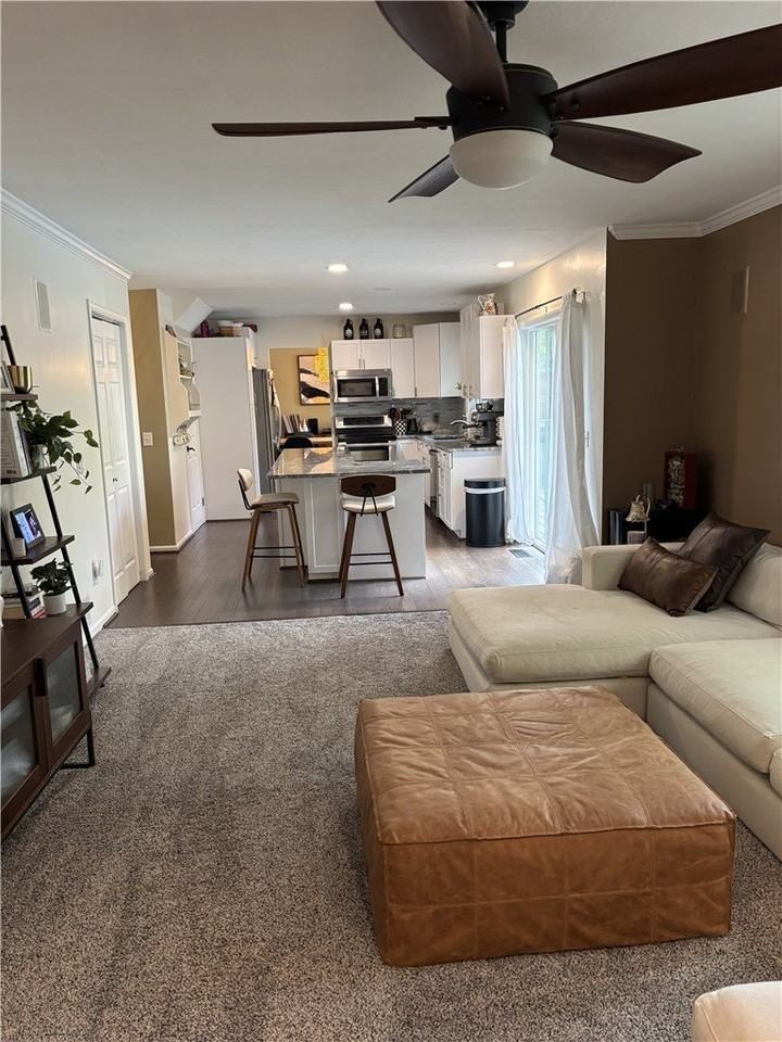 390 Everwild Ln - Photo 5 of 35