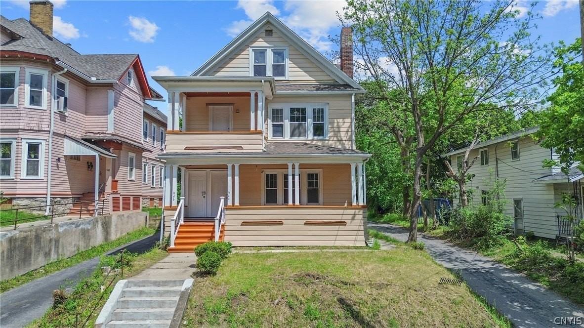 944 Bellevue Ave - Photo 3 of 15