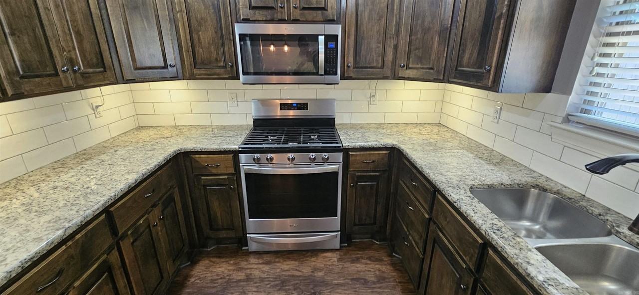 6070 Allwood Dr - Photo 5 of 21