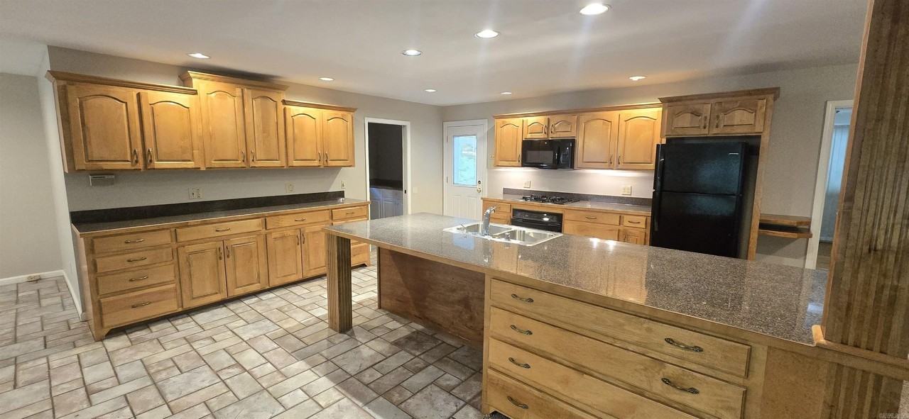 1700 Northwood Rd - Photo 2 of 19