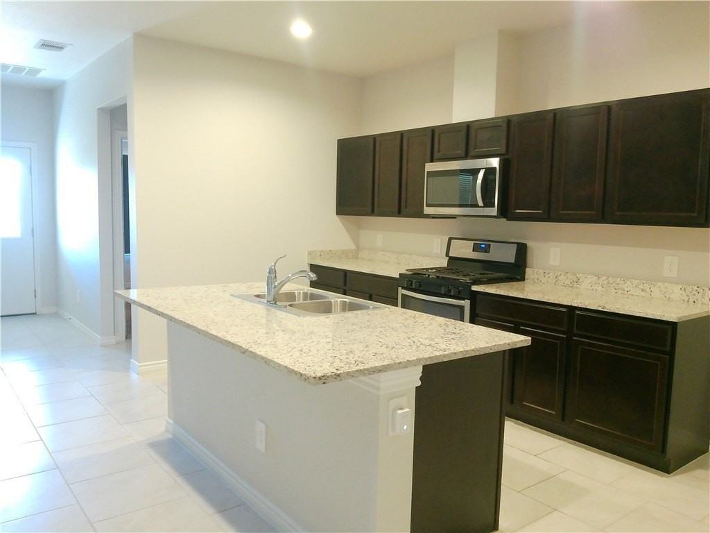 2306 Tranquil Ln - Photo 4 of 20