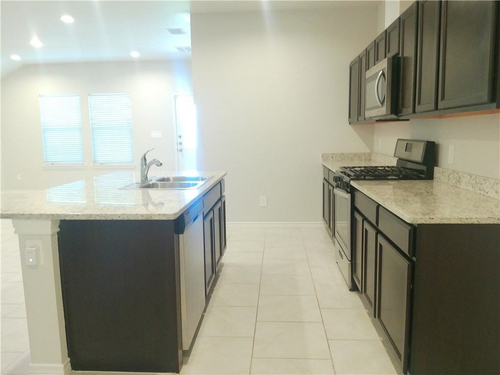 2306 Tranquil Ln - Photo 5 of 20