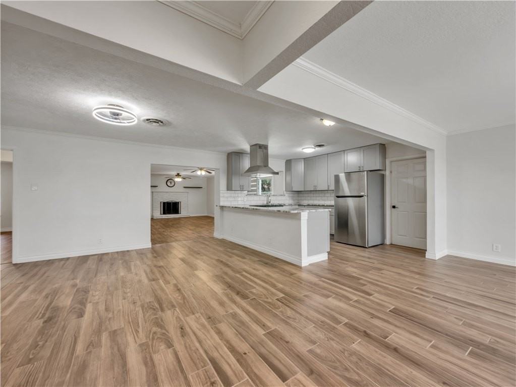 853 Belmeade Dr - Photo 4 of 31