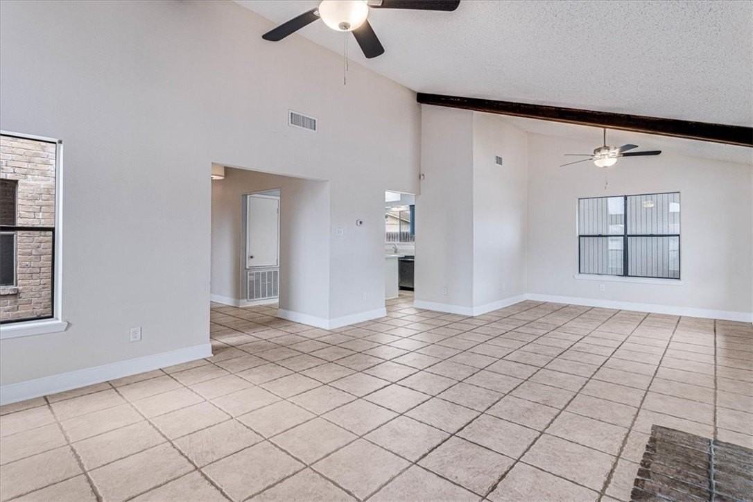 985 Crossbill St - Photo 5 of 40