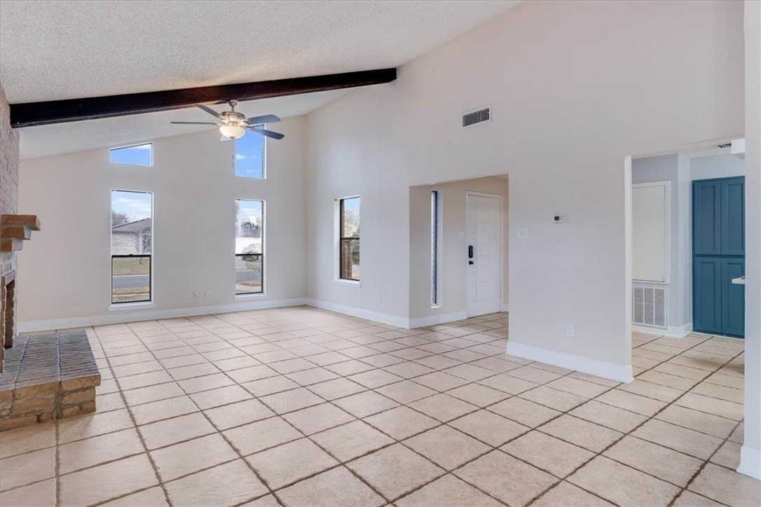 985 Crossbill St - Photo 6 of 40