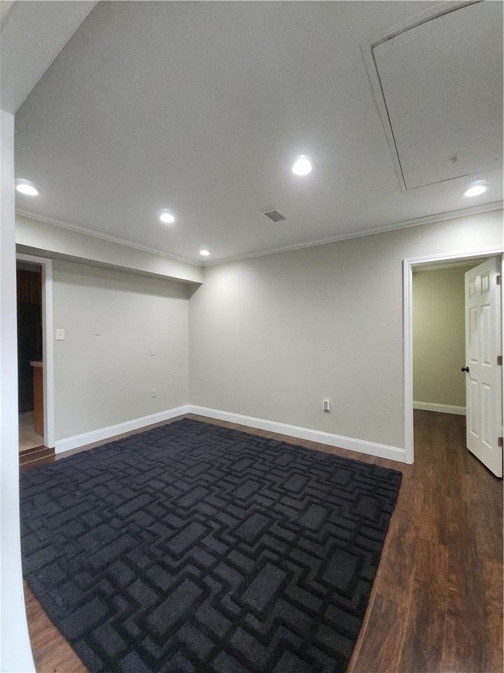 5221 Cromwell Dr - Photo 3 of 18