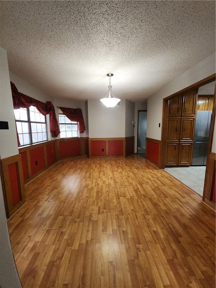 5221 Cromwell Dr - Photo 6 of 18