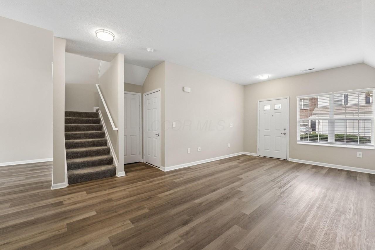 2033 River Rock Way - Photo 6 of 43