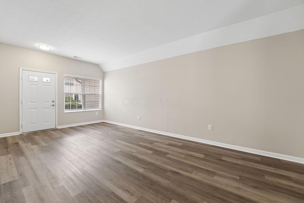 2045 River Rock Way - Photo 7 of 43