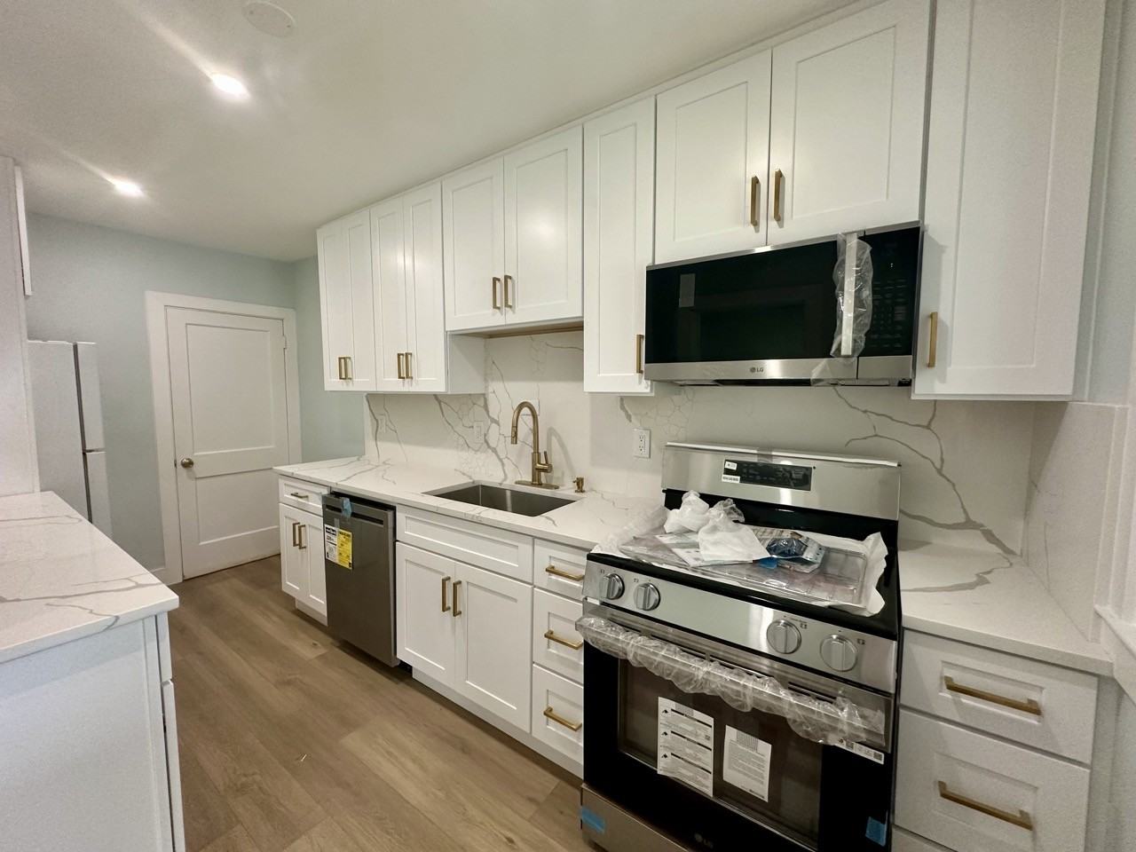 863 Bosley Ave - Photo 2 of 28