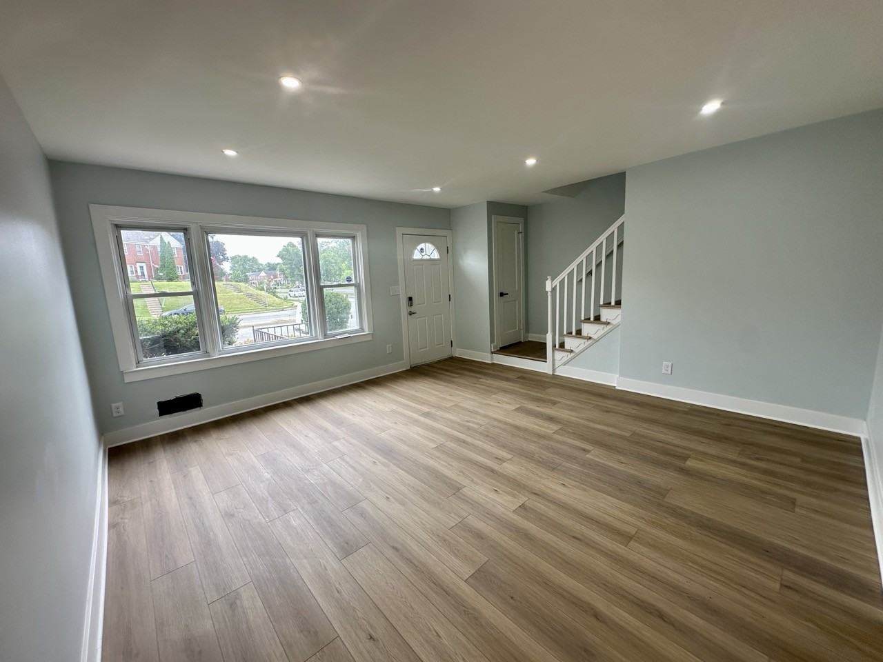 863 Bosley Ave - Photo 5 of 28