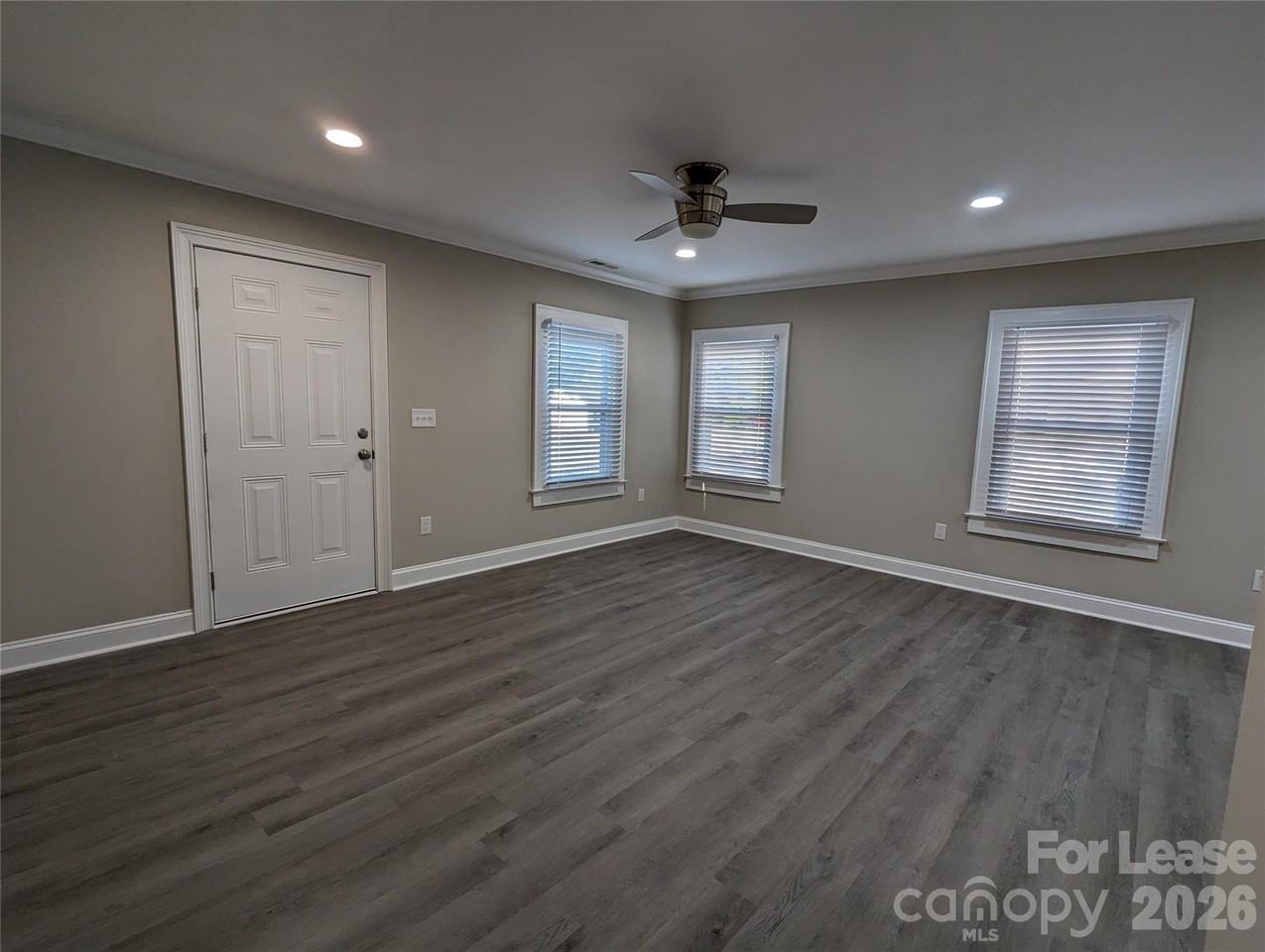 156 S Sycamore St - Photo 3 of 22