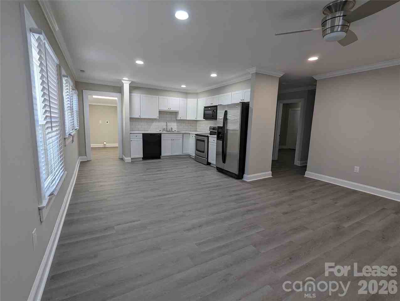 156 S Sycamore St - Photo 5 of 22