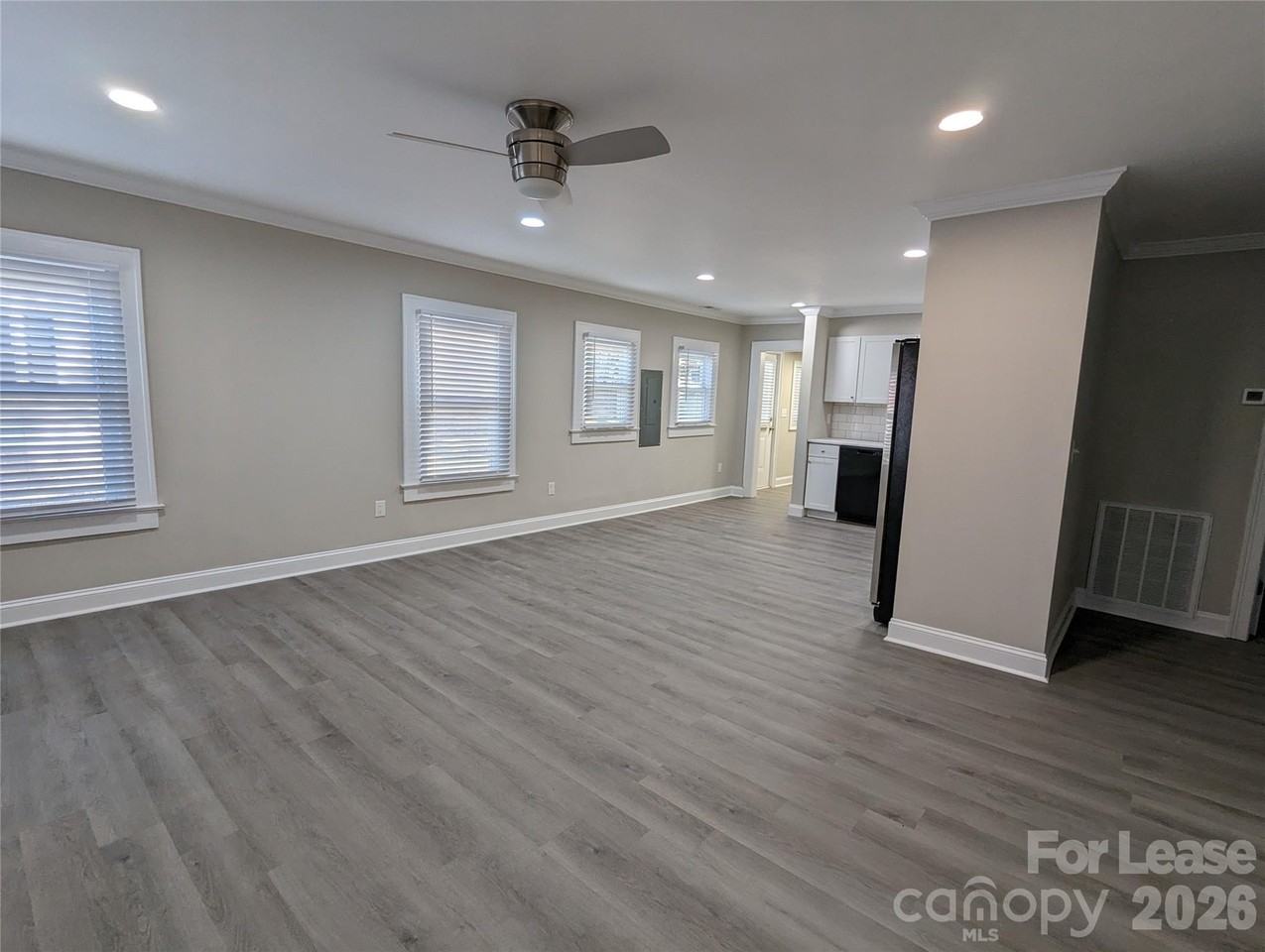 156 S Sycamore St - Photo 6 of 22