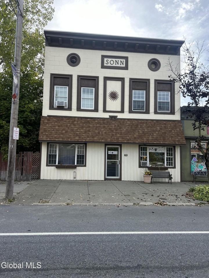 132 Broad St #4