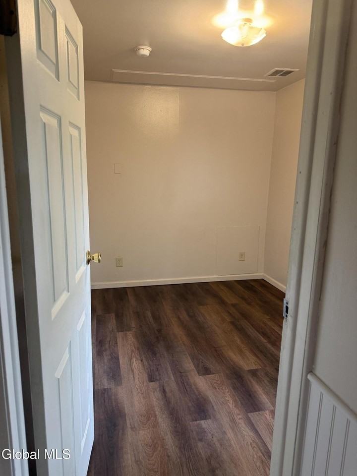 132 Broad St #4 - Photo 4 of 7