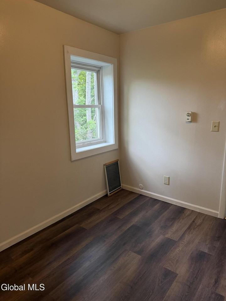 132 Broad St #4 - Photo 5 of 7