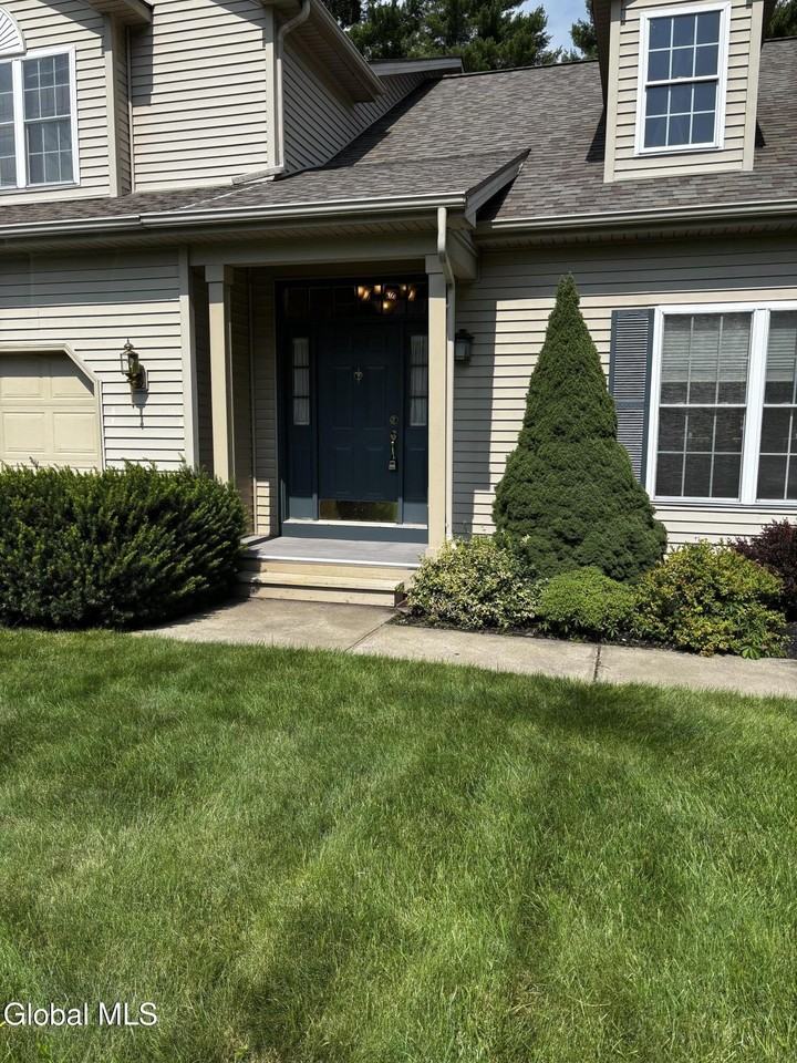 27 Secretariat Ln