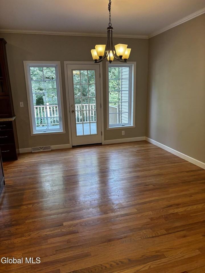 27 Secretariat Ln - Photo 5 of 16