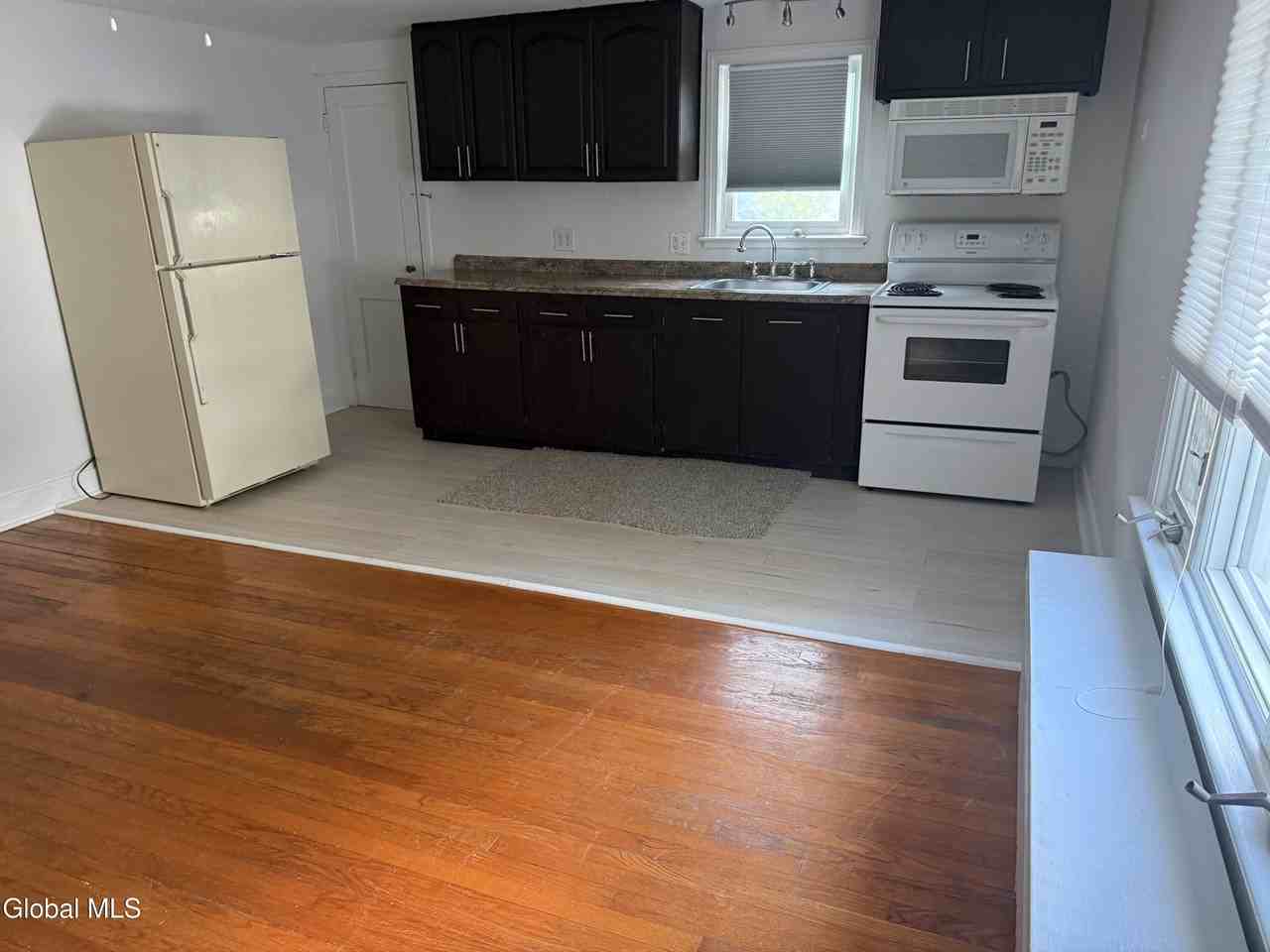 52 Euclid Ave - Photo 4 of 11