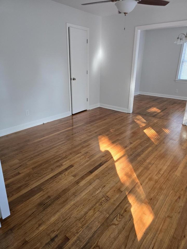 300 Mary Scott Dr - Photo 4 of 16
