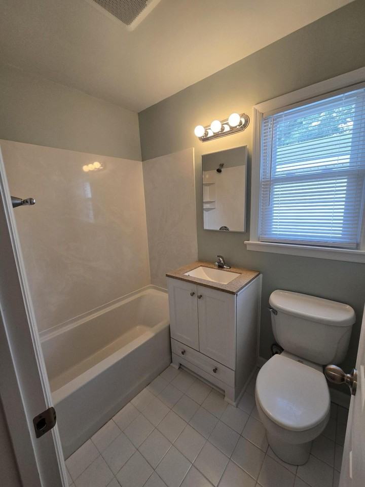 300 Mary Scott Dr - Photo 7 of 16