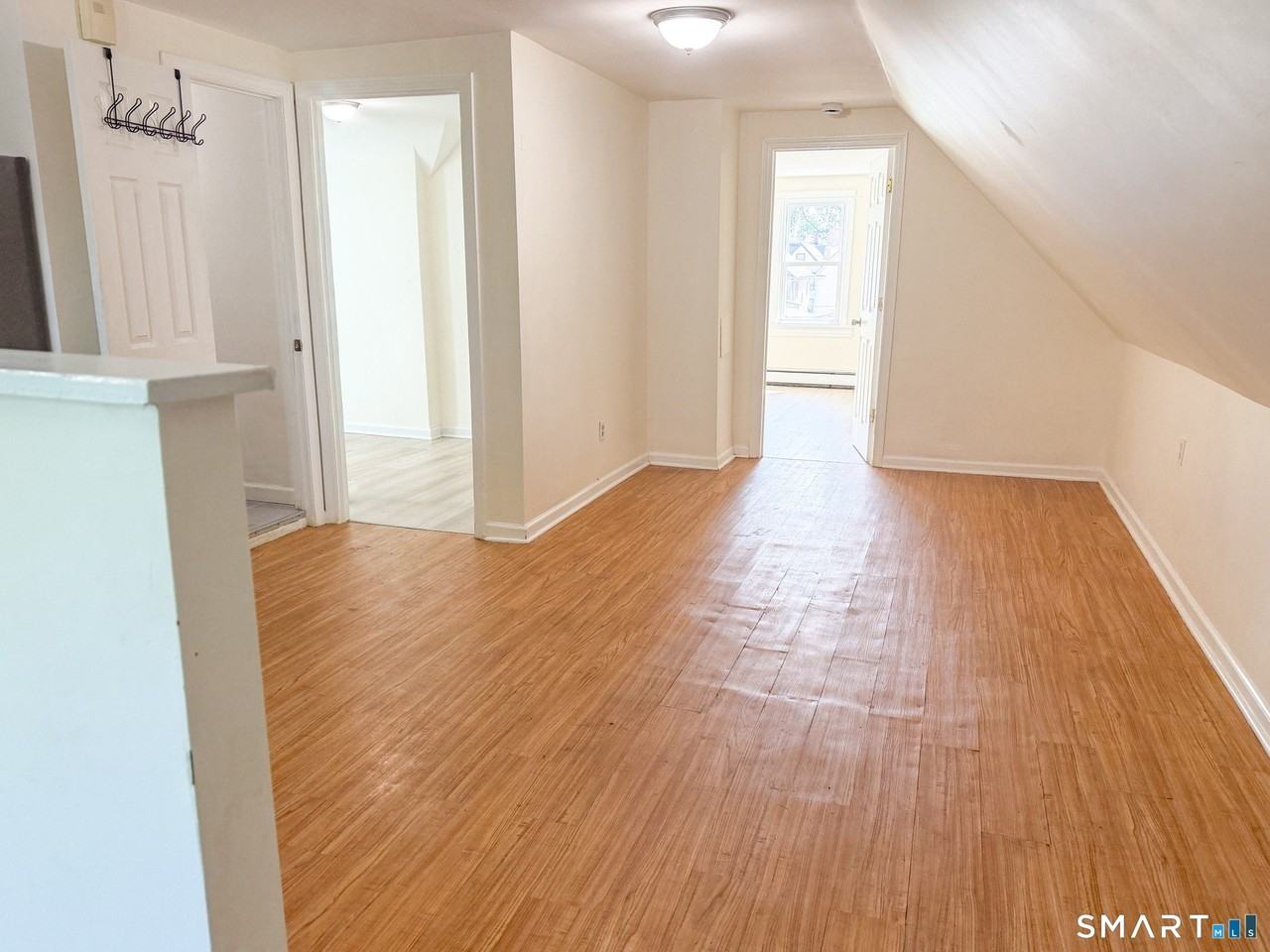 1004 Hancock Ave #3 - Photo 4 of 12